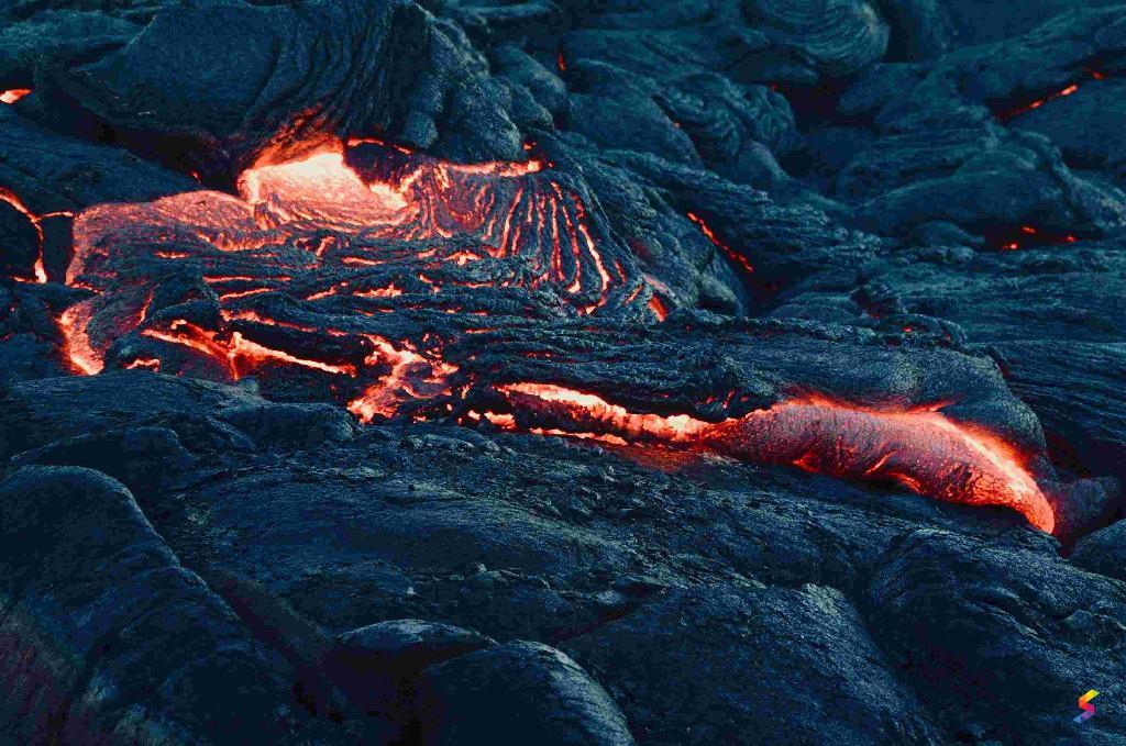 define-lava-lava-meaning-lava-examples-lava-synonyms-lava-images