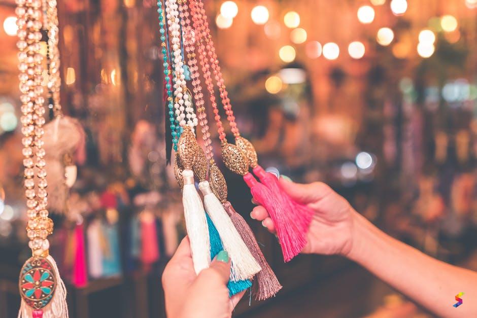 Define Tassel Tassel Meaning Tassel Examples Tassel Synonyms Tassel Images Tassel Vernacular Tassel Usage Tassel Rootwords Smartvocab