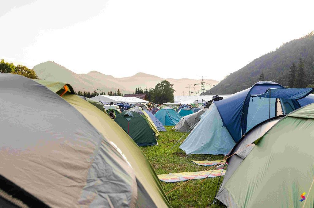 Define Tent, Tent Meaning, Tent Examples, Tent Synonyms, Tent Images