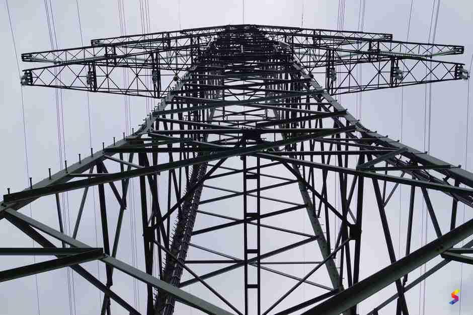 Define Pylon, Pylon Meaning, Pylon Examples, Pylon Synonyms, Pylon ...