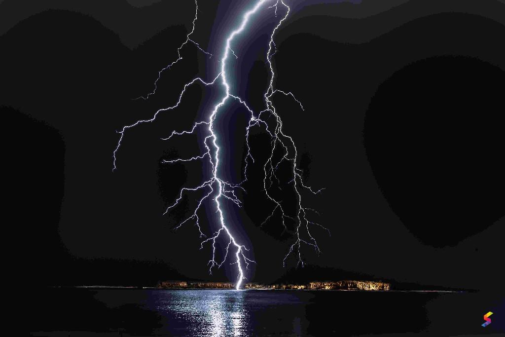 Define Lightning, Lightning Meaning, Lightning Examples, Lightning