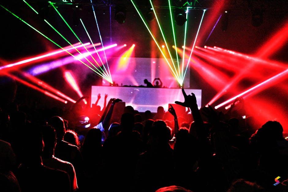 define-nightclub-nightclub-meaning-nightclub-examples-nightclub