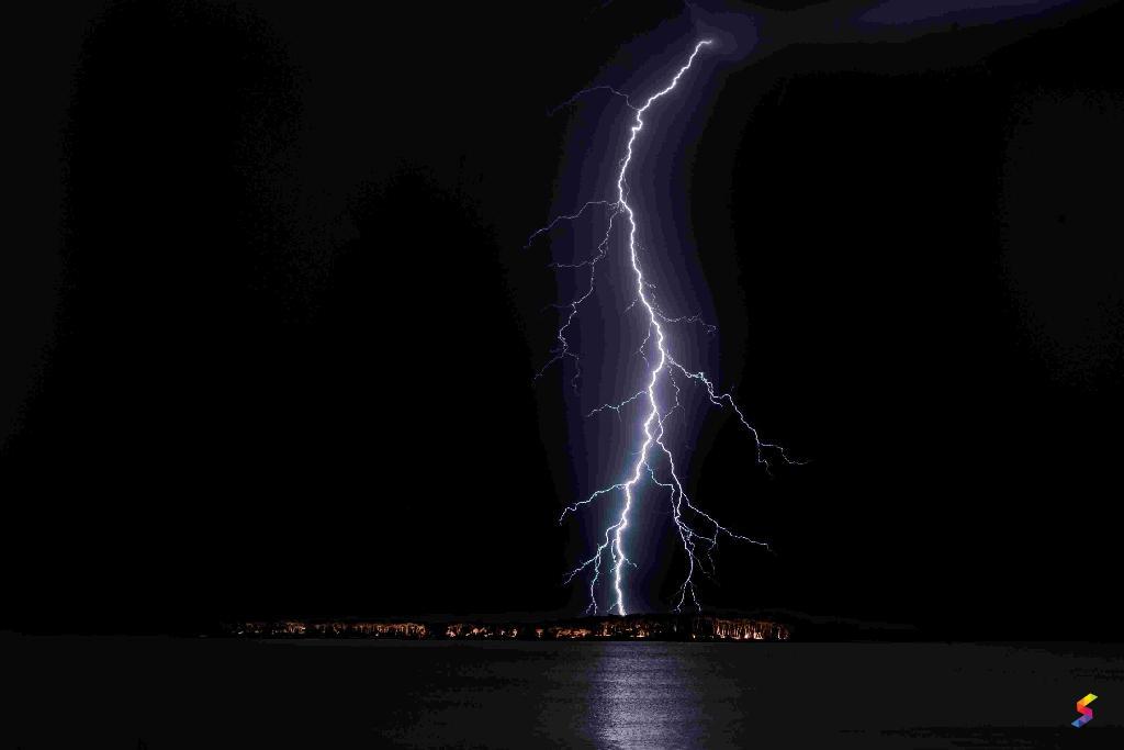 Define Lightning, Lightning Meaning, Lightning Examples, Lightning Synonyms, Lightning Images