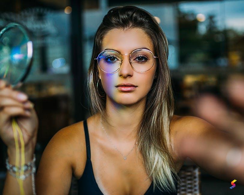 Define Gaze, Gaze Meaning, Gaze Examples, Gaze Synonyms, Gaze Images